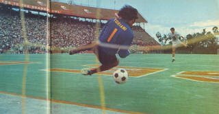 NASL Soccer Los Angeles Aztecs 74 Home Uri Banhoffer, Toros Osvaldo Toriani