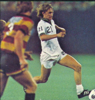 NASL Soccer New York Cosmos 77 Home Gary Etherington