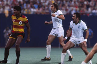 Cosmos 77 Home Giorgio Chinaglia, Strikers Tony Field