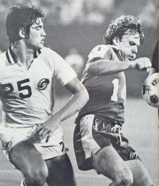 Toronto Blizzard New York Cosmos 1980 Home Jeff Durgan, Gordon Sweetzer