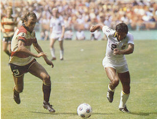 Ft. Lauderdale Strikers New York Cosmos 1980 Home Roberto Cabanas, John Pot