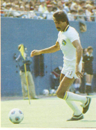 NASL Soccer New York Cosmos 80 Home Seninho 3