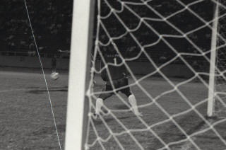 San Jose Earthquakes 1976 Goalie Back Terry Weekes, Thunder 8-13-1976.jpg