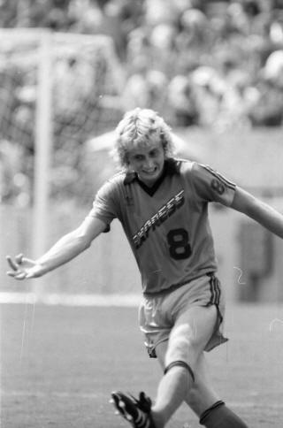 Express 79 Road Keith Furphy, Rowdies