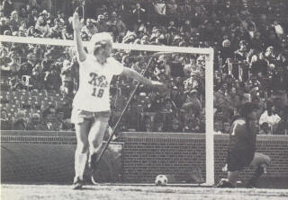 Chicago Sting Minnesota Kicks 1981 Phil Parkes, Ron Futcher.jpg