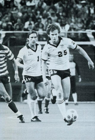 Seattle Sounders 83 Home Brian Schmetzer.jpg