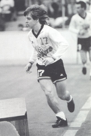 Strikers 85-86 Road Tony Bono