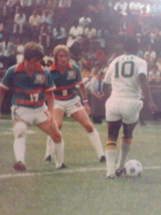 NASL Soccer Dallas Tornado 1975 Road Tommy Gore, Cosmos.jpg