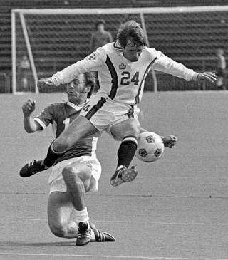 Whitecaps 78 Home Derek Possee, Sounders