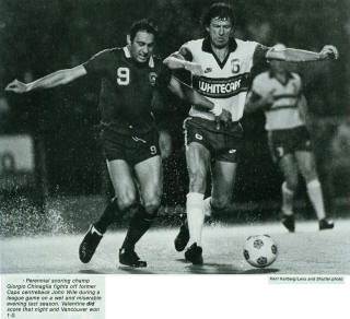 NASL Soccer Vancouver Whitecaps 83 Home John Wile Cosmos Giorgio Chinaglia Spring Cup